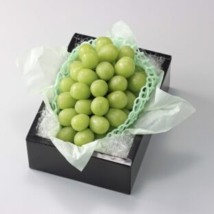 【特選品】大粒大房シャインマスカット1房詰（700g以上）Nini farm最高ランク 岡山県産,お中元,贈呈用
