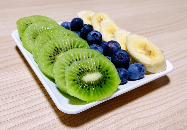 キウイとブルーベリーとバナナ