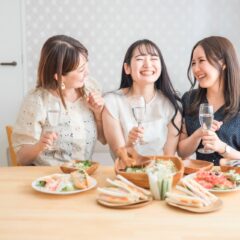 女子会が盛り上がる差し入れとは？おしゃれで美味しいギフトを解説