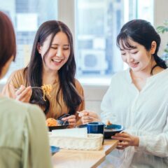 ヴィーガンの人付き合いはどうする？よくある悩みと対処法を解説